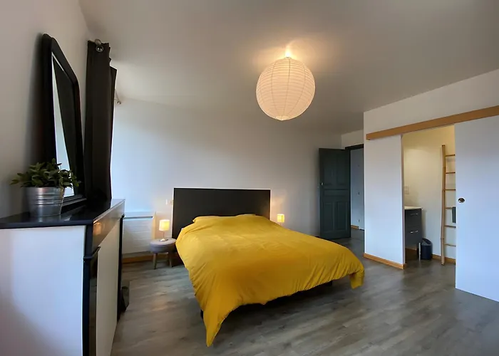 Maison Lilas Rose 300m² 12 P * Le Mas-de-Tence